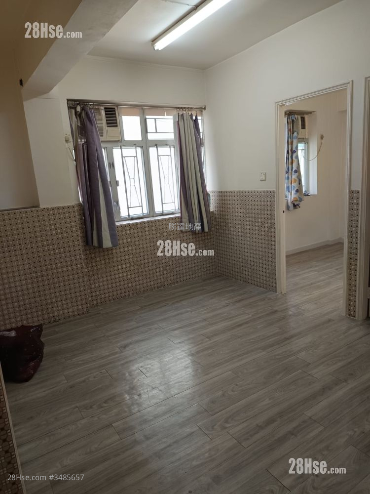 Tung Fat Building Rental 2 Bedrooms , 1 Bathroom 380 ft² ( 35.3 m² )