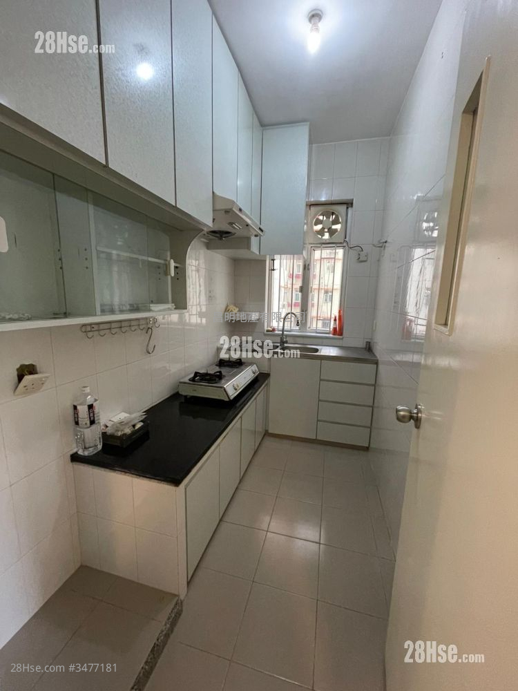 Kam Tao Building Rental 2 Bedrooms , 1 Bathroom 604 ft² ( 56.1 m² )