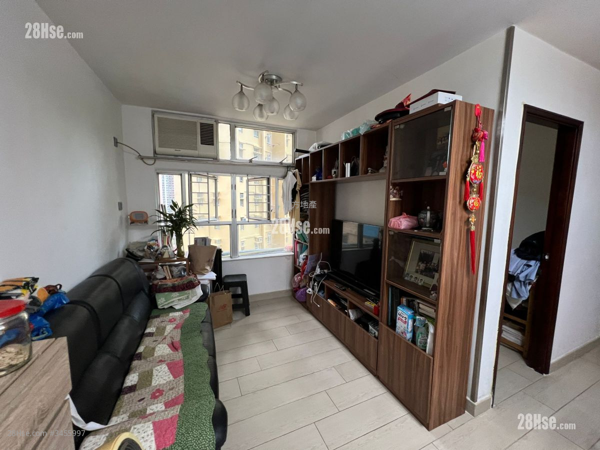 Hong Lam Court Sell 3 Bedrooms , 1 Bathroom 554 ft² ( 51.5 m² )