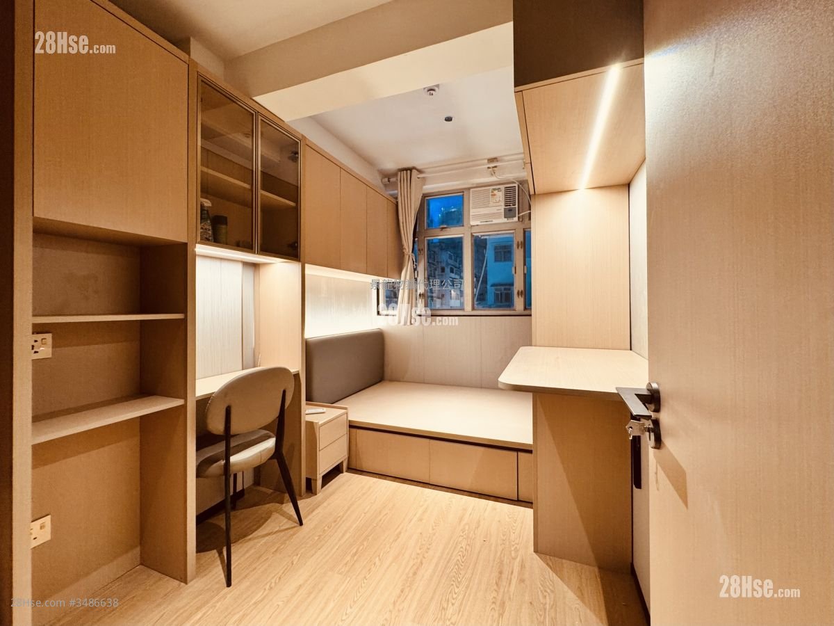 Bowring Building Rental Studio , 1 Bathroom 120 ft² ( 11.1 m² )