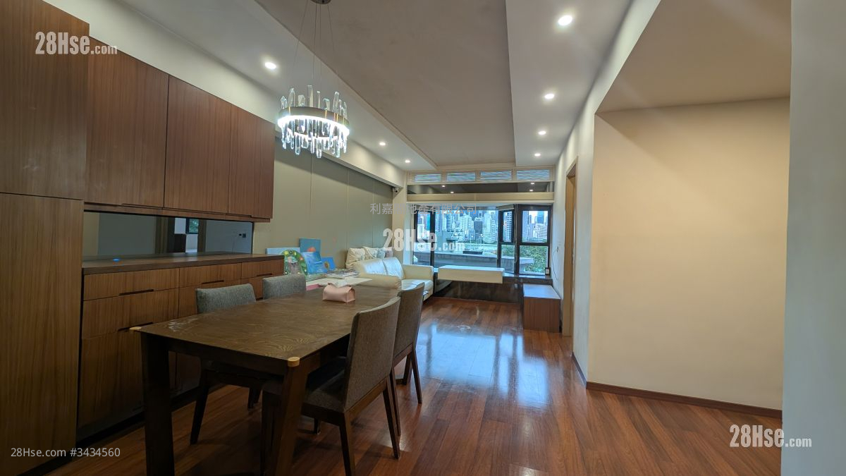 Fortuna Court Sell 2 Bedrooms , 2 Bathrooms 679 ft² ( 63.1 m² )