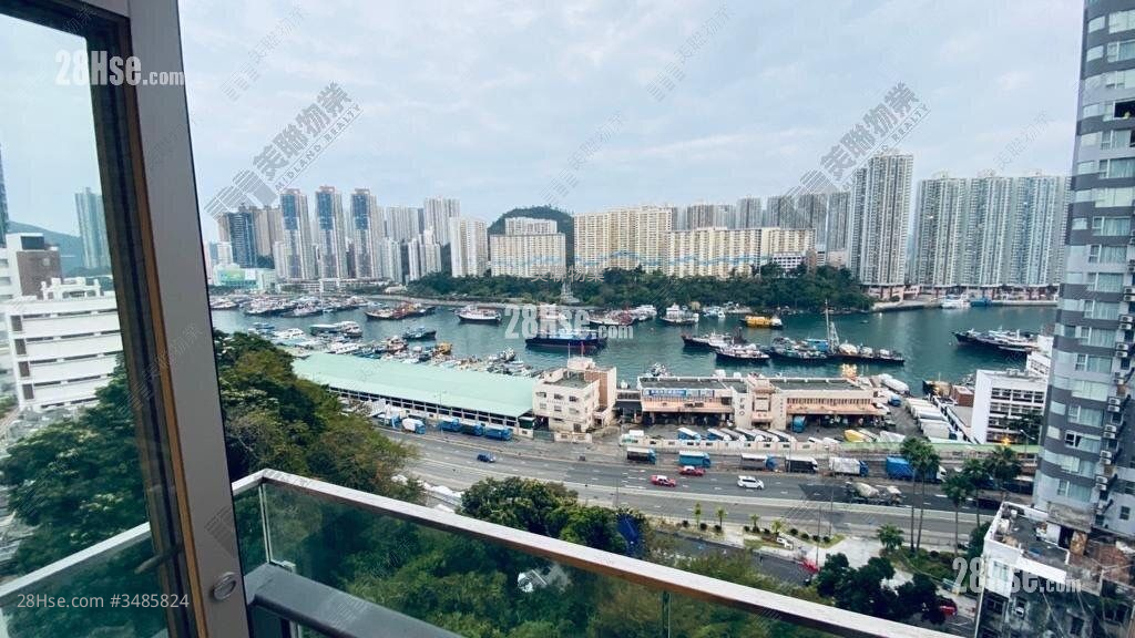 South Coast Sell 2 Bedrooms , 1 Bathroom 478 ft² ( 44.4 m² )