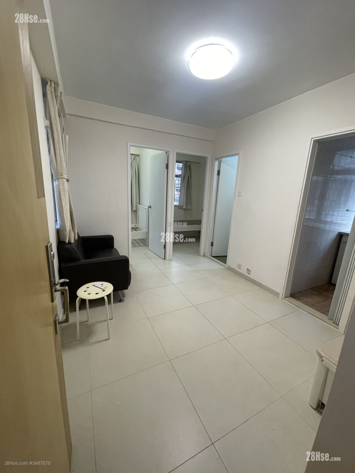 Wing Cheung Building Rental 2 Bedrooms , 1 Bathroom 278 ft² ( 25.8 m² )
