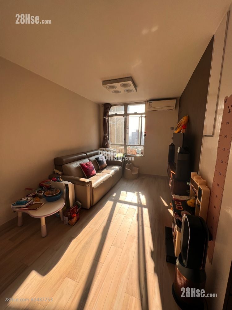 Hiu Lai Court Rental 2 Bedrooms , 1 Bathroom 536 ft² ( 49.8 m² )