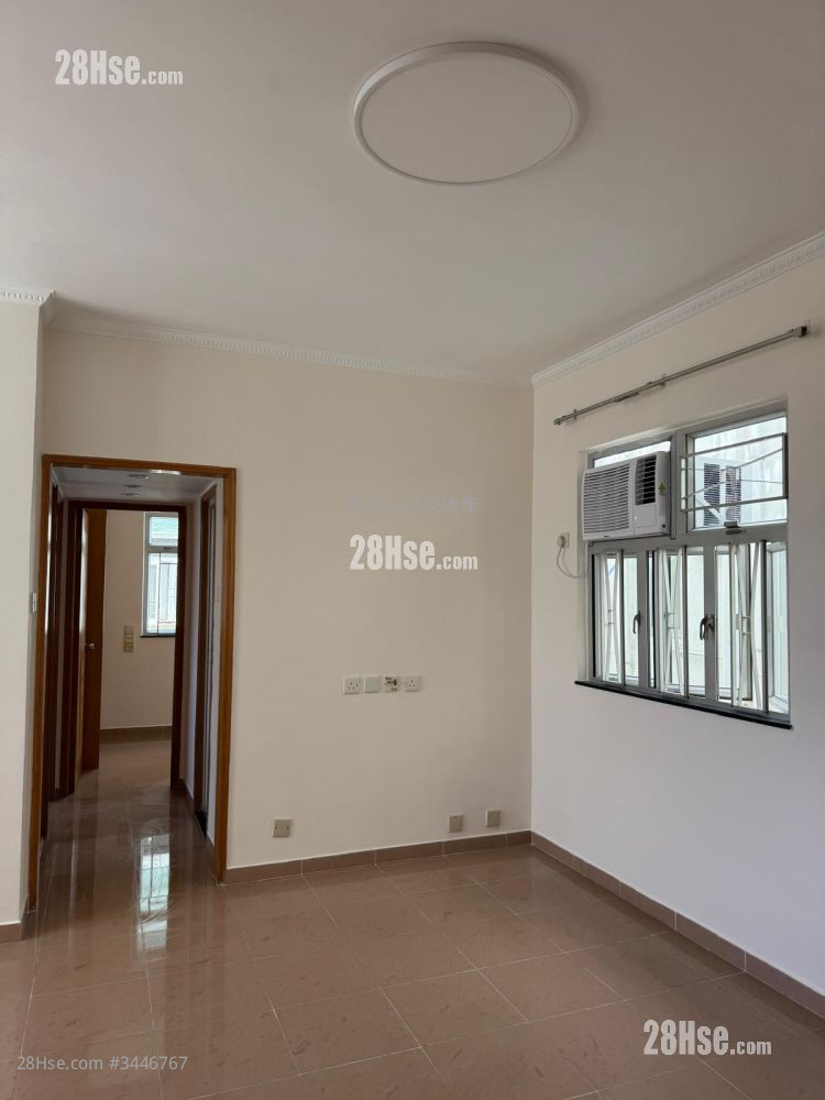 Eastway Towers Rental 2 Bedrooms , 1 Bathroom 471 ft² ( 43.8 m² )