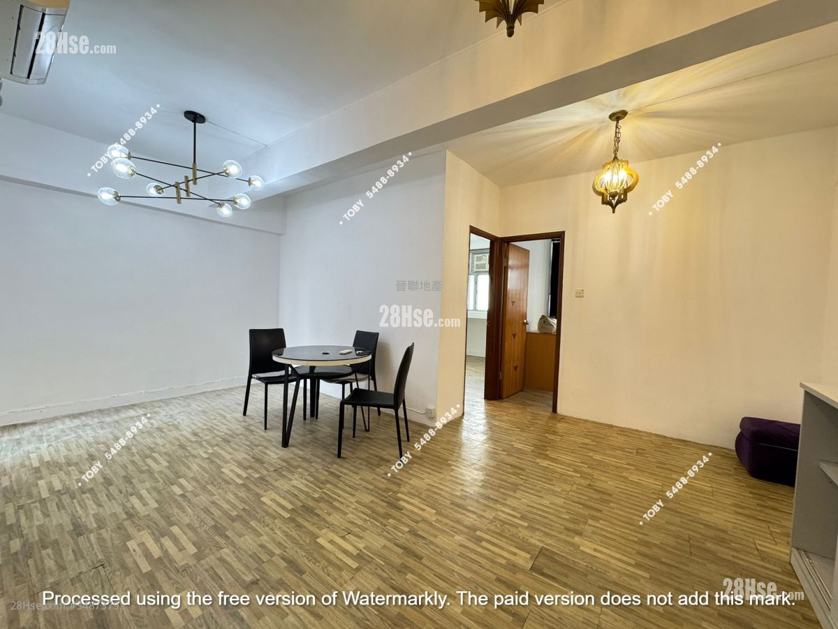 Man Hing House Sell 3 Bedrooms , 1 Bathroom 606 ft² ( 56.3 m² )