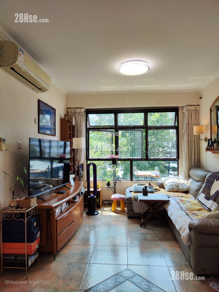 Sui Pak Villa Sell 3 Bedrooms , 2 Bathrooms 712 ft² ( 66.1 m² )