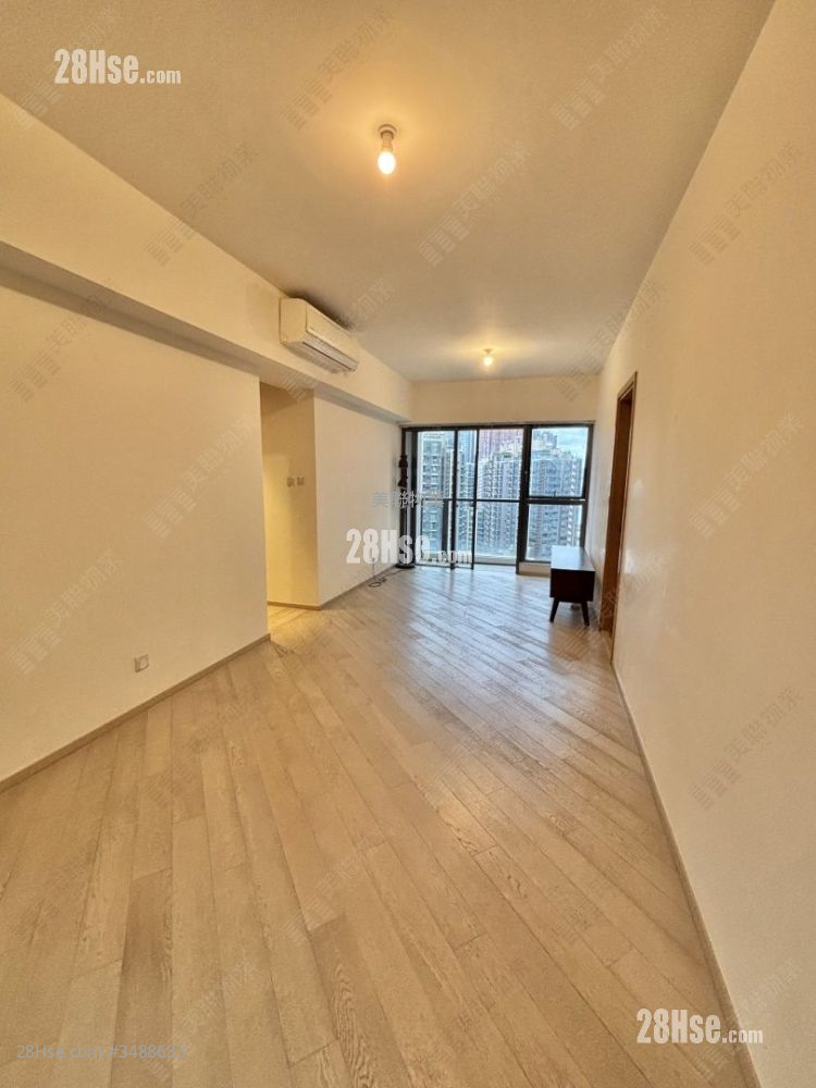 The Wings Rental 3 Bedrooms , 3 Bathrooms 841 ft² ( 78.1 m² )