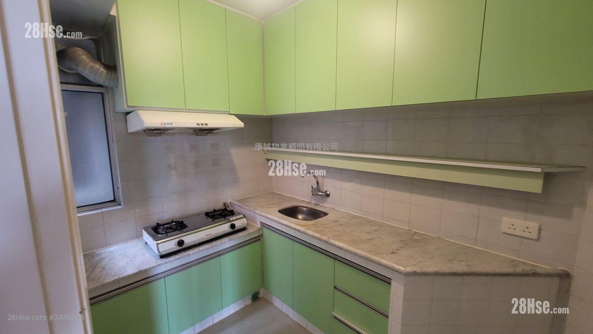 Sceneway Garden Rental 2 Bedrooms , 1 Bathroom 537 ft² ( 49.9 m² )