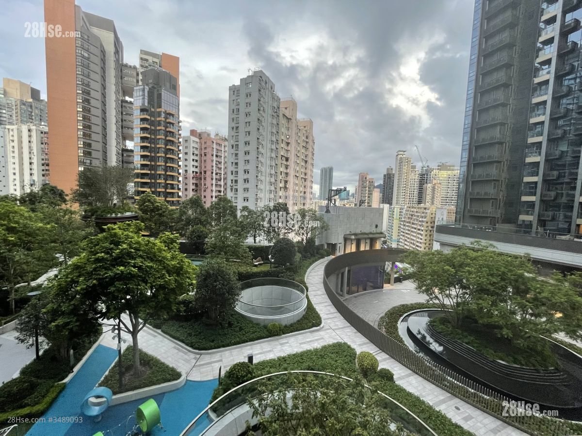 In One Rental 2 Bedrooms 464 ft² ( 43.1 m² )