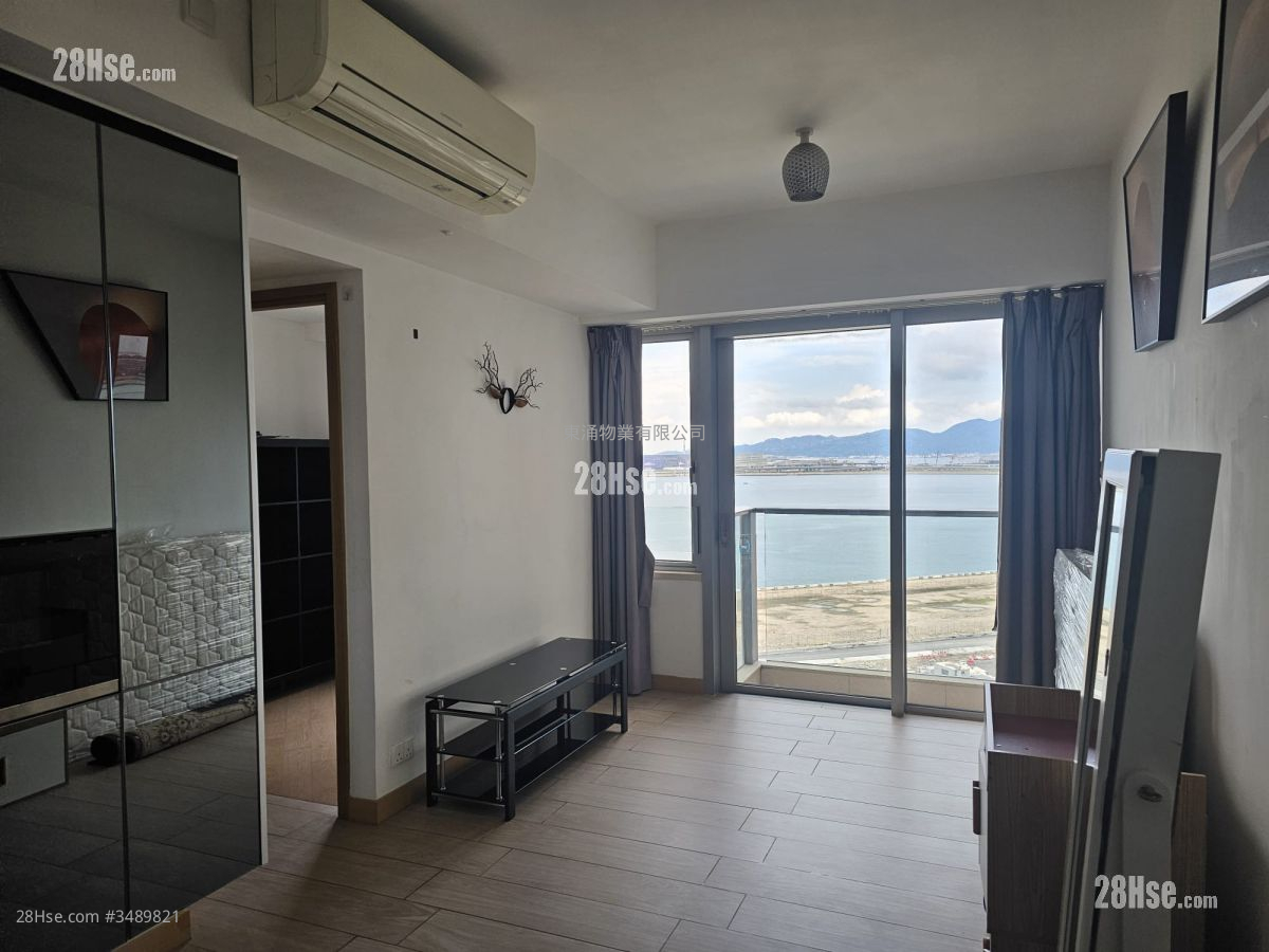 Century Link Sell 2 Bedrooms , 1 Bathroom 453 ft² ( 42.1 m² )