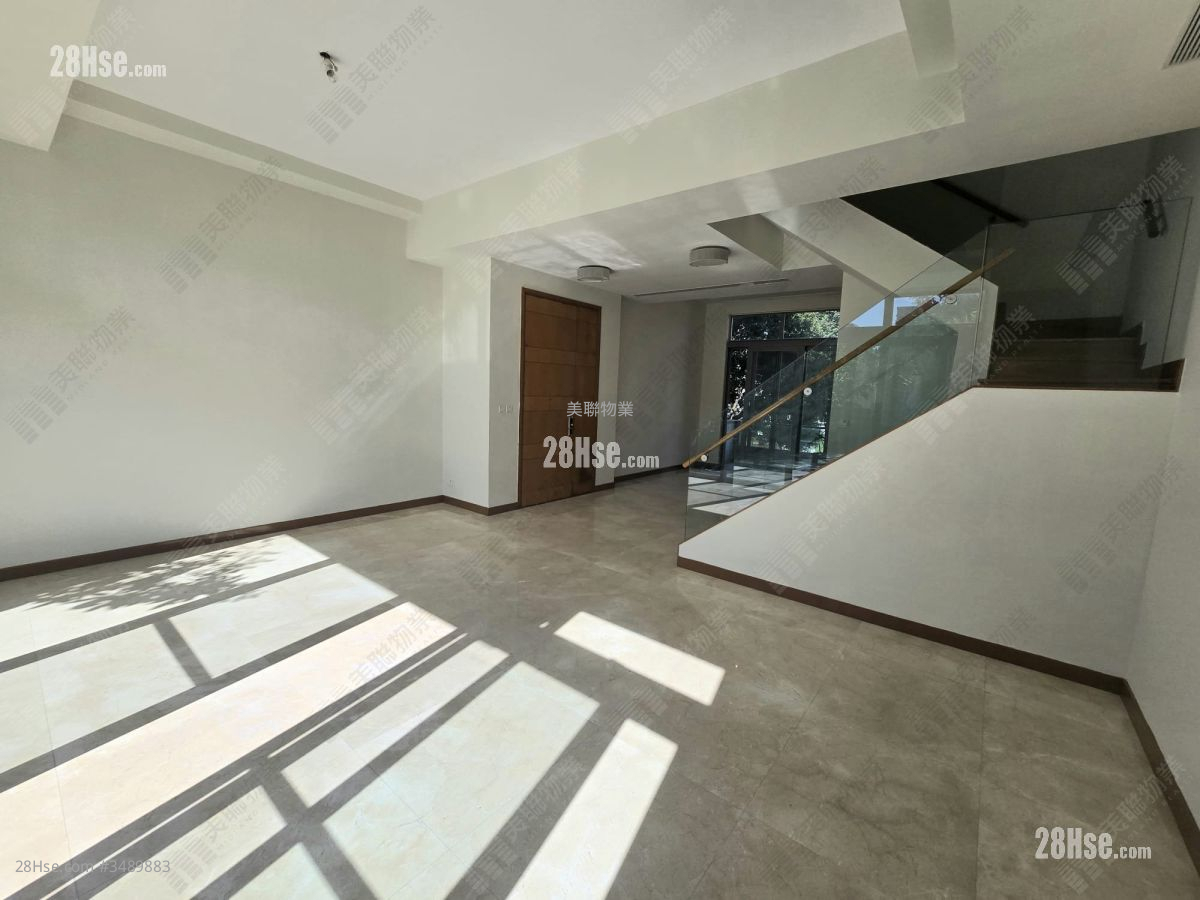 The Green Rental 1,904 ft² ( 176.9 m² )