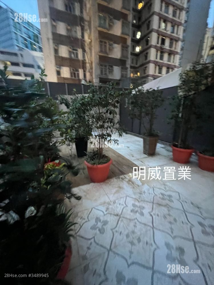 鸿威大厦 租盘 2 房 300 平方尺 ( 27.9 平方米 )