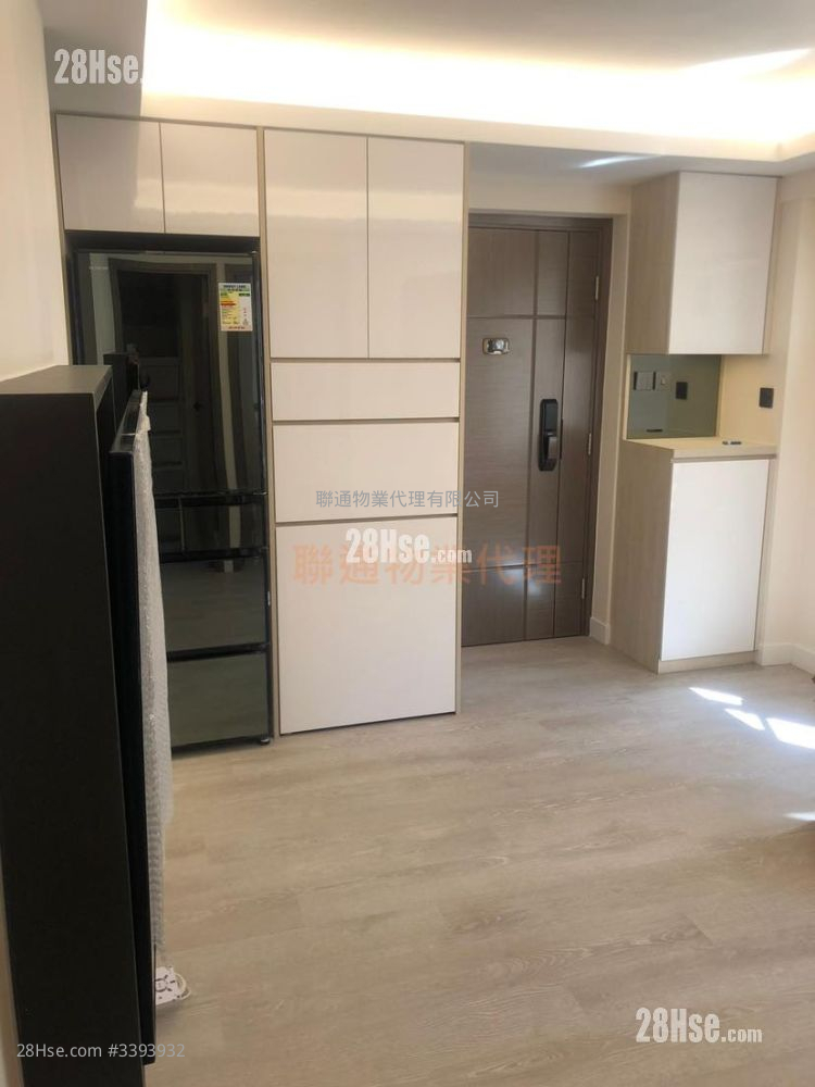 Fortune Building Sell 2 Bedrooms , 1 Bathroom 336 ft² ( 31.2 m² )