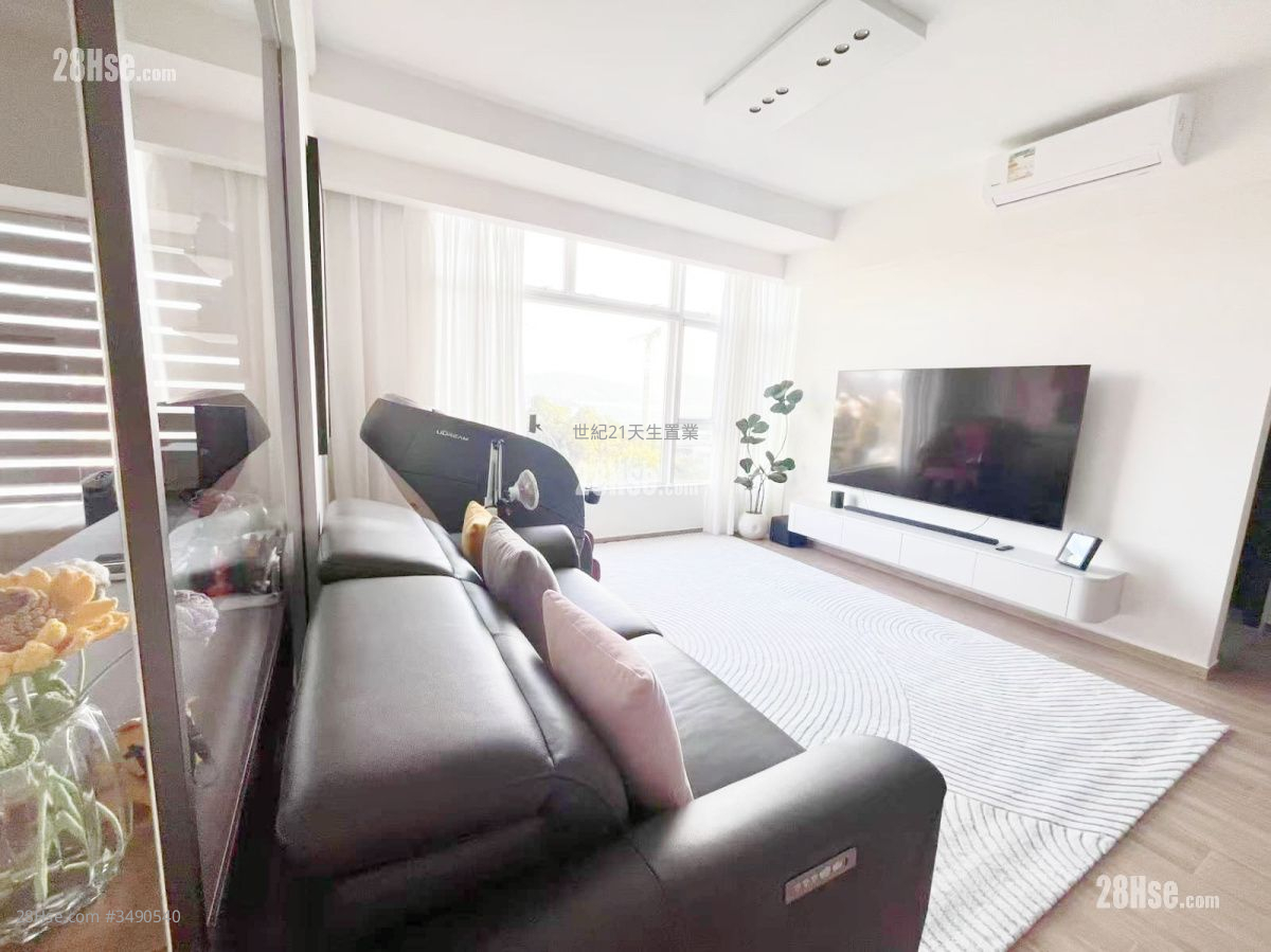 The Hillgrove Sell 4 Bedrooms , 2 Bathrooms 941 ft² ( 87.4 m² )