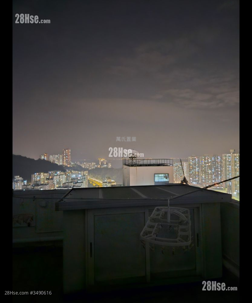 Lee Bo Building Sell 1 Bedroom , 1 Bathroom 269 ft² ( 25.0 m² )