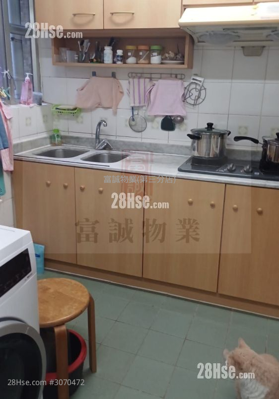 Kwong Ming Court Sell 426 ft² ( 39.6 m² )