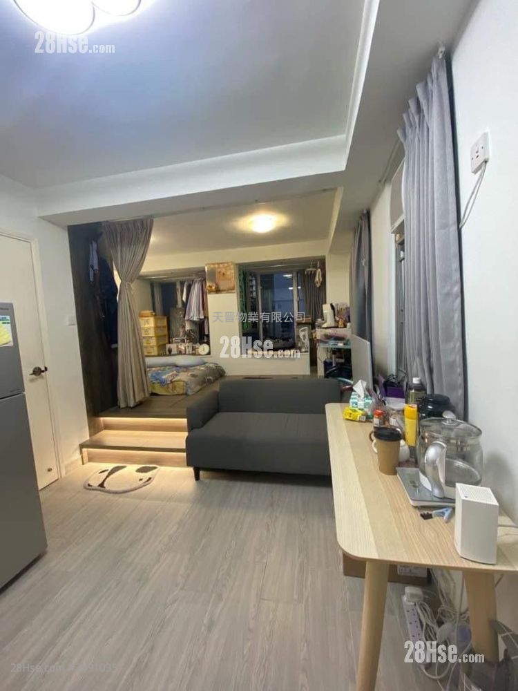 Yee Fai Building Sell 2 Bedrooms 235 ft² ( 21.8 m² )
