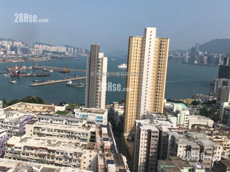 City Hub Sell 2 Bedrooms , 1 Bathroom 551 ft² ( 51.2 m² )