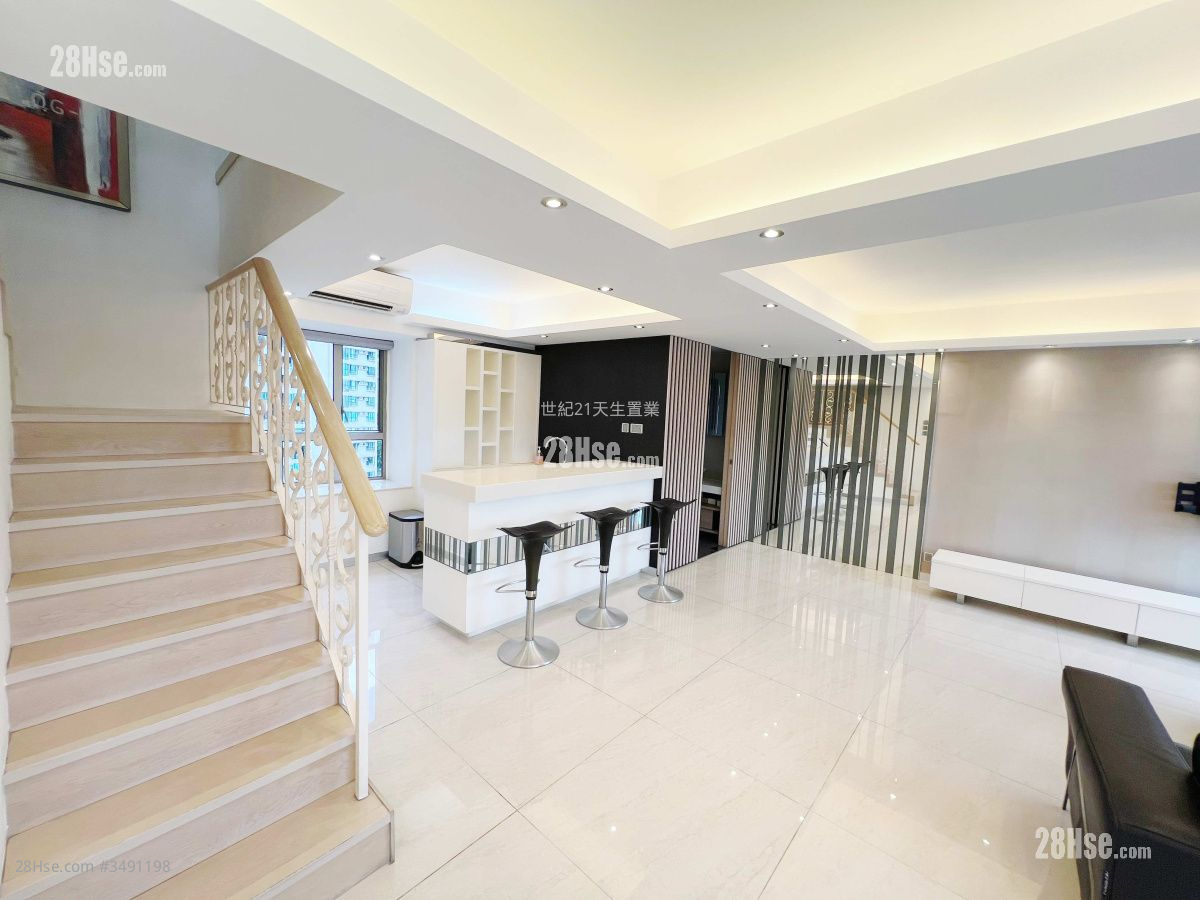Golden Villa Sell 5+ Bedrooms , 4 Bathrooms 2,110 ft² ( 196.0 m² )