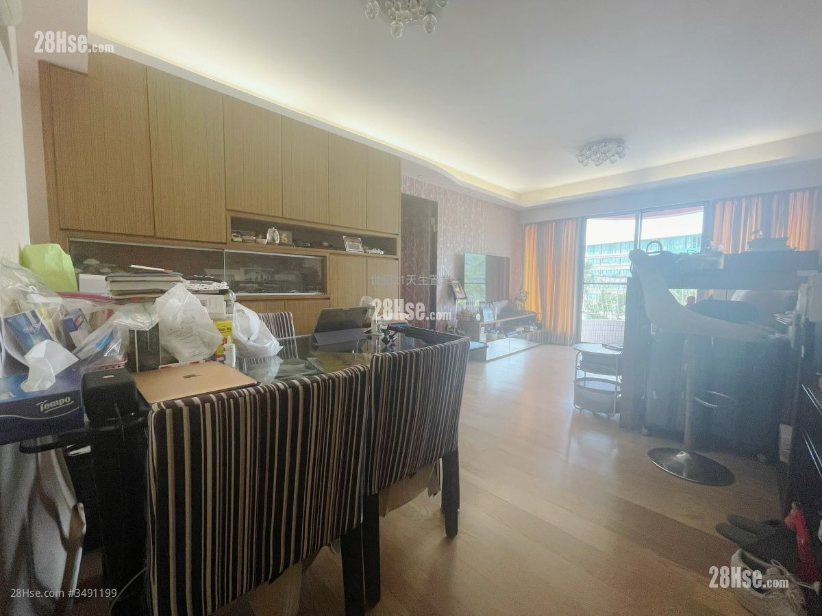 Golden Villa Sell 4 Bedrooms , 3 Bathrooms 1,055 ft² ( 98.0 m² )