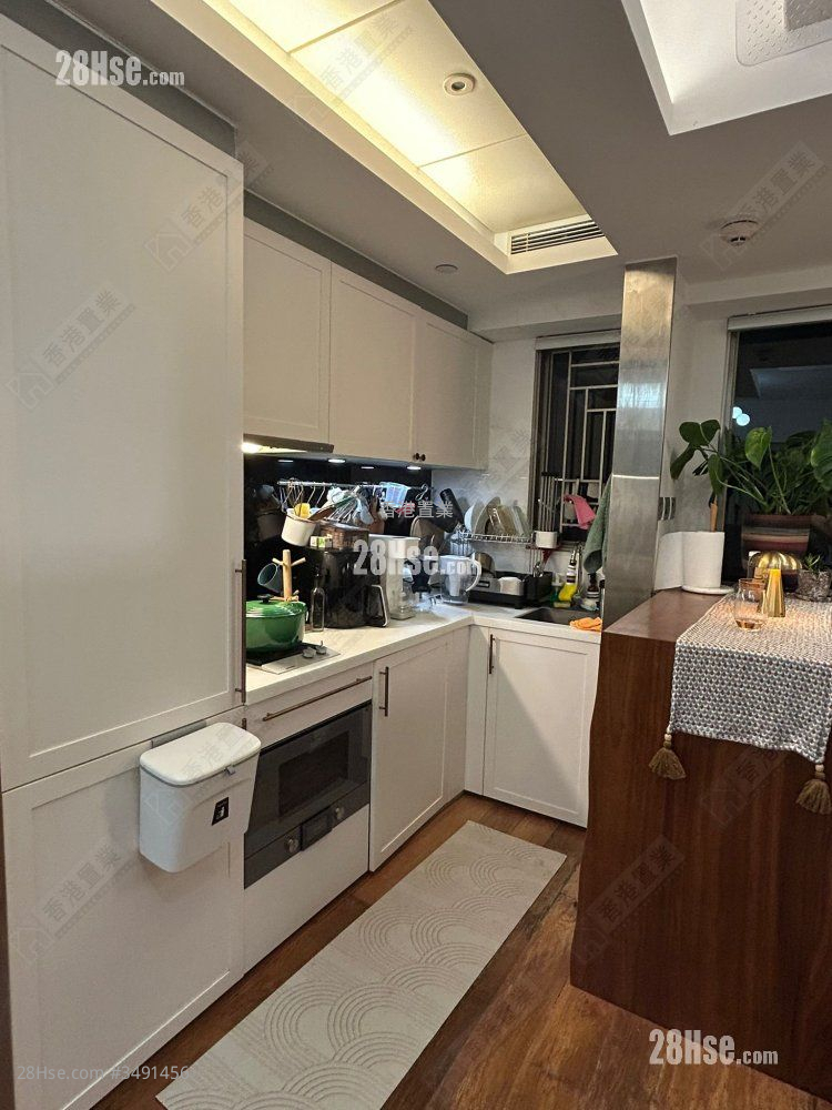 The Nova Rental 2 Bedrooms , 1 Bathroom 582 ft² ( 54.1 m² )