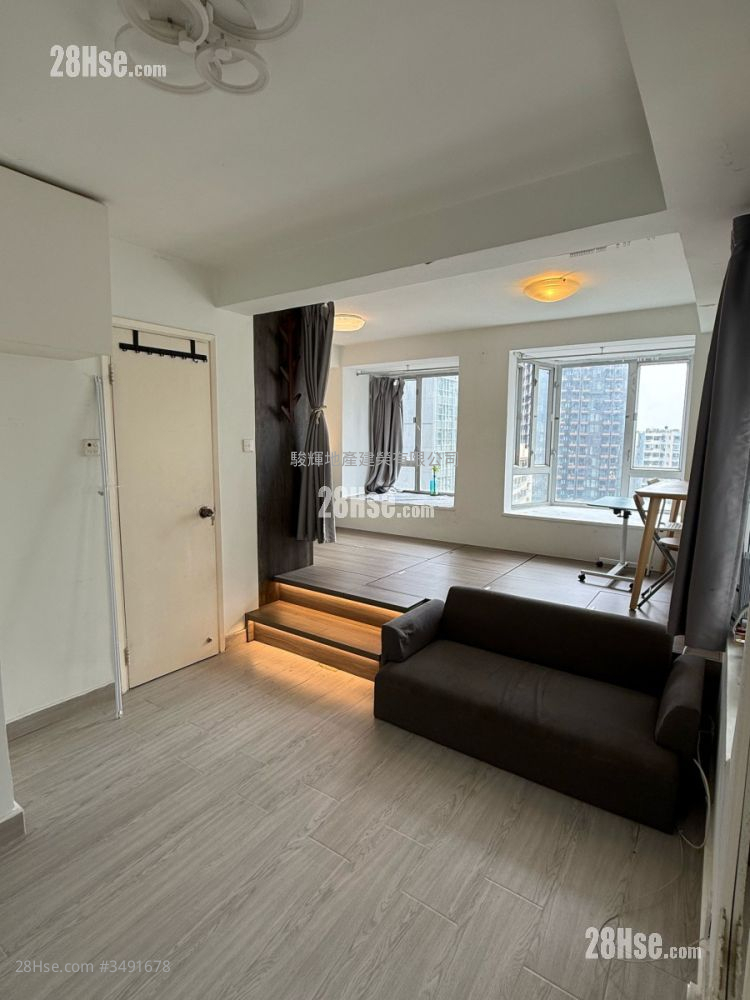 Yee Fai Building Sell Studio , 1 Bathroom 235 ft² ( 21.8 m² )