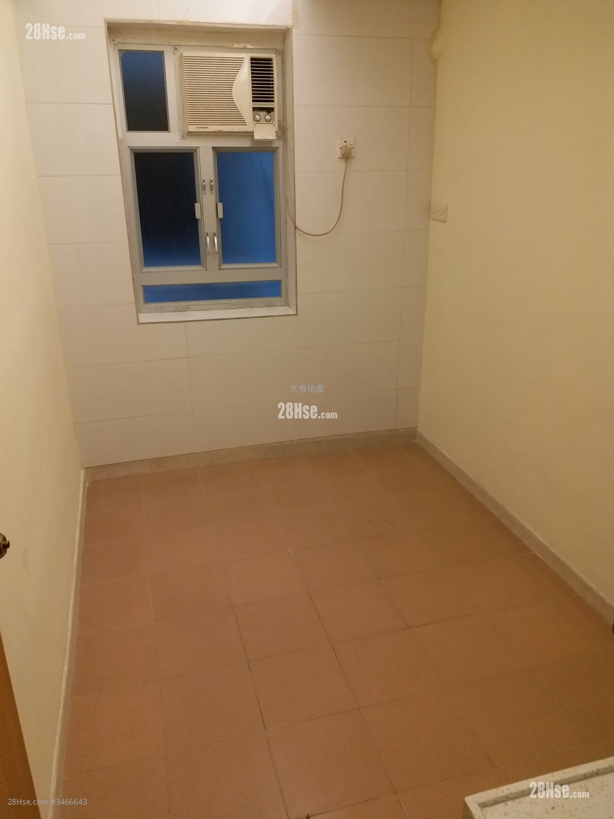 Chung Ying Building Rental Studio , 1 Bathroom 80 ft² ( 7.4 m² )