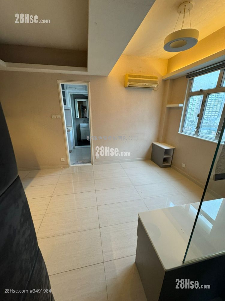Kam Fai Building Sell 1 Bedroom , 1 Bathroom 340 ft² ( 31.6 m² )