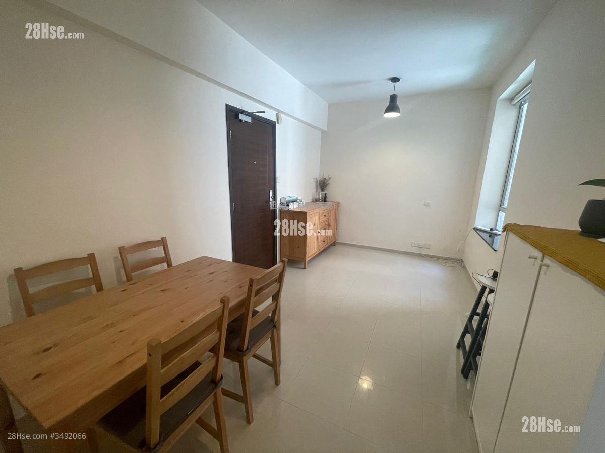 Wing Fai Building Sell 2 Bedrooms , 1 Bathroom 421 ft² ( 39.1 m² )