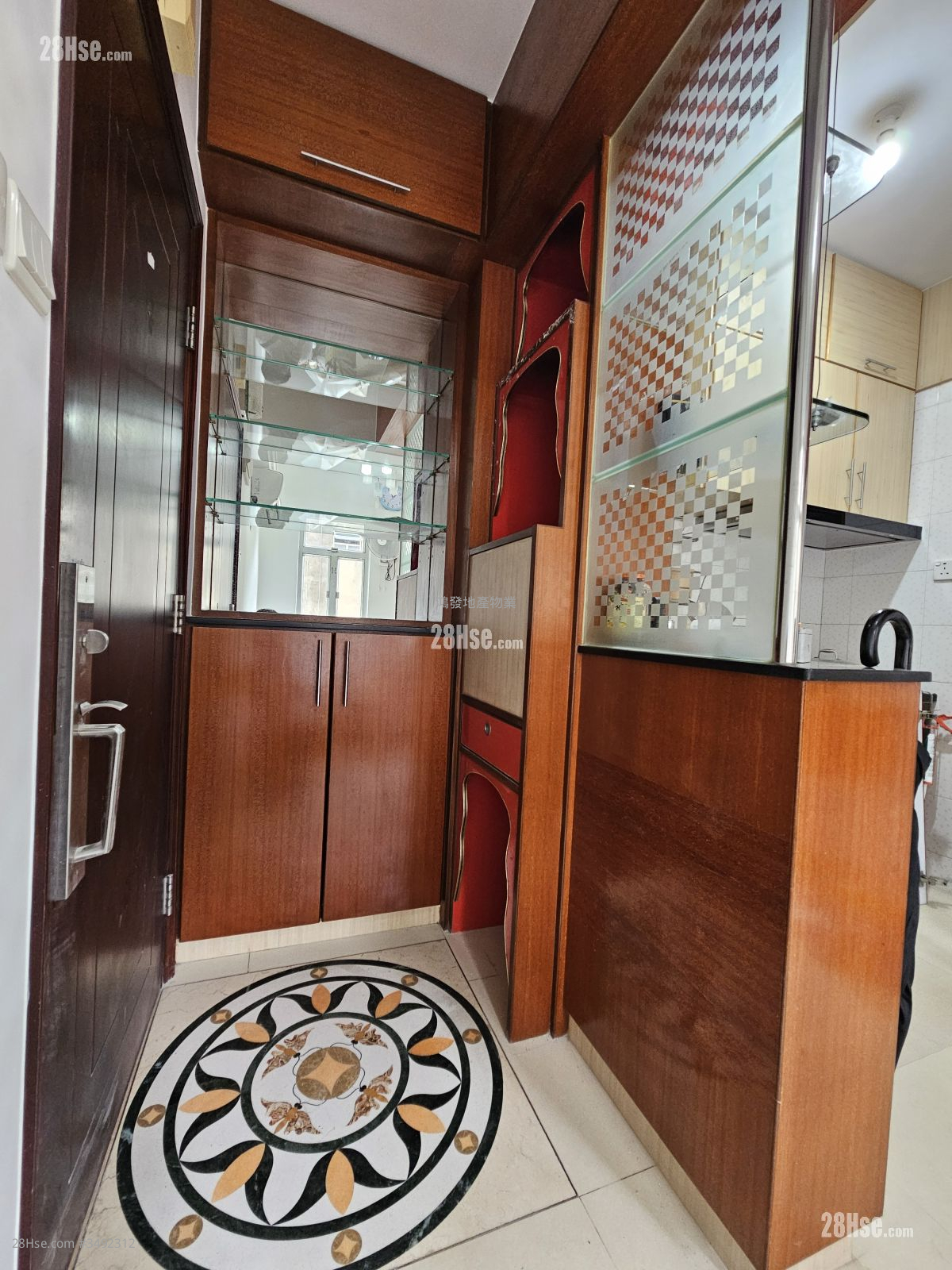 Ming Wah Building Rental 3 Bedrooms , 1 Bathroom 340 ft² ( 31.6 m² )