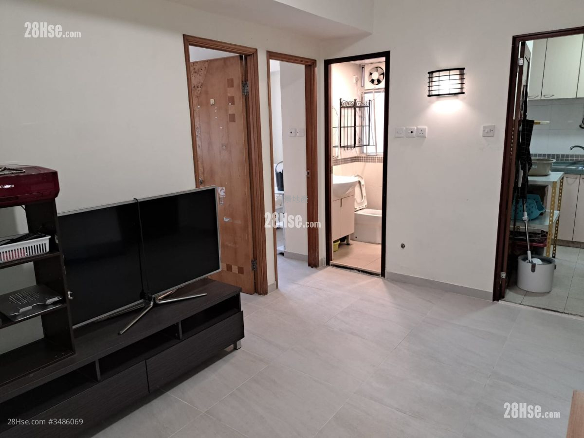 Kwan Yick Building Phase 3 Rental 2 Bedrooms , 1 Bathroom 374 ft² ( 34.7 m² )