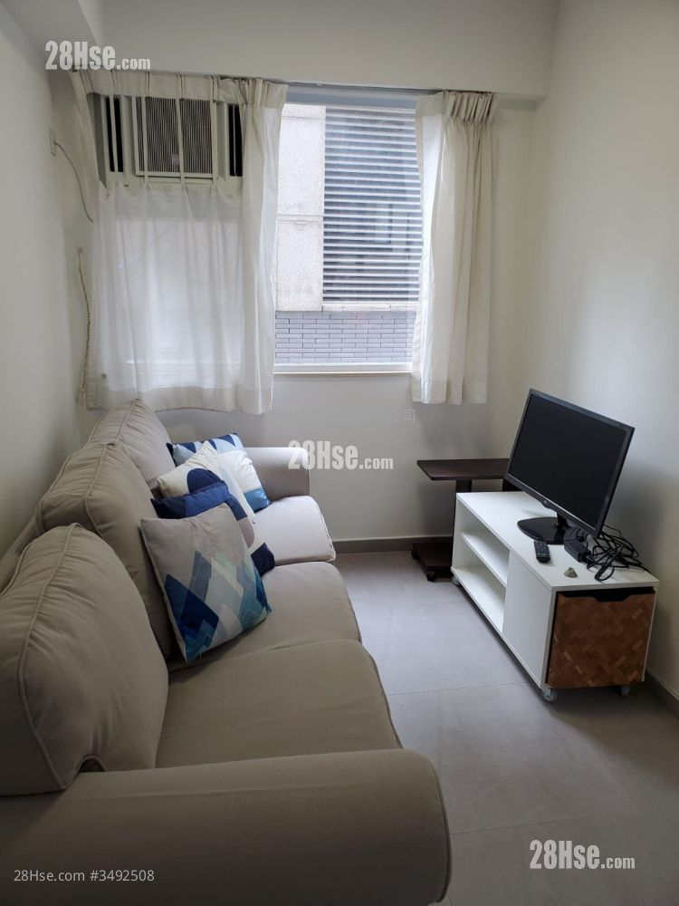 Tung Cheung Building Rental 2 Bedrooms , 1 Bathroom 354 ft² ( 32.9 m² )