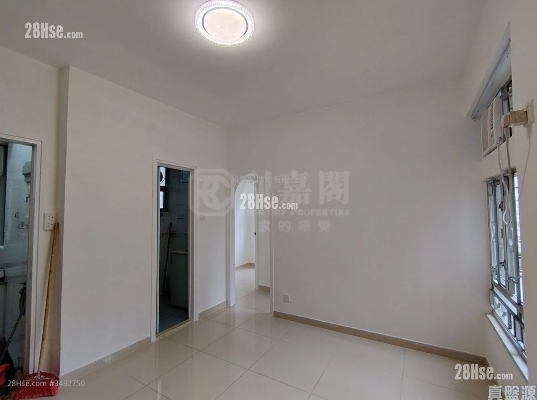Tsuen Cheong Centre Rental 2 Bedrooms , 1 Bathroom 316 ft² ( 29.4 m² )