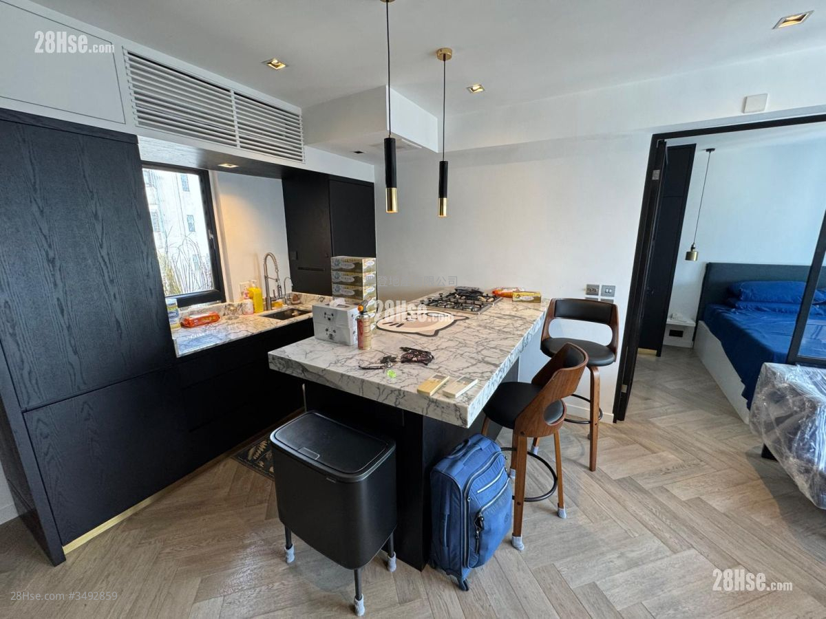 Ying Wa Court Rental 1 Bedroom , 1 Bathroom 466 ft² ( 43.3 m² )