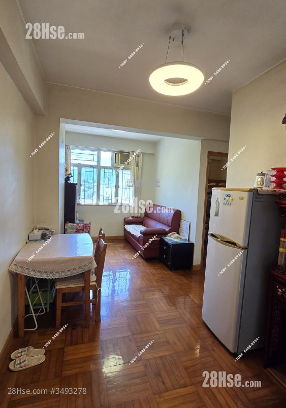 Kai Cheong House Sell 3 Bedrooms , 1 Bathroom 478 ft² ( 44.4 m² )
