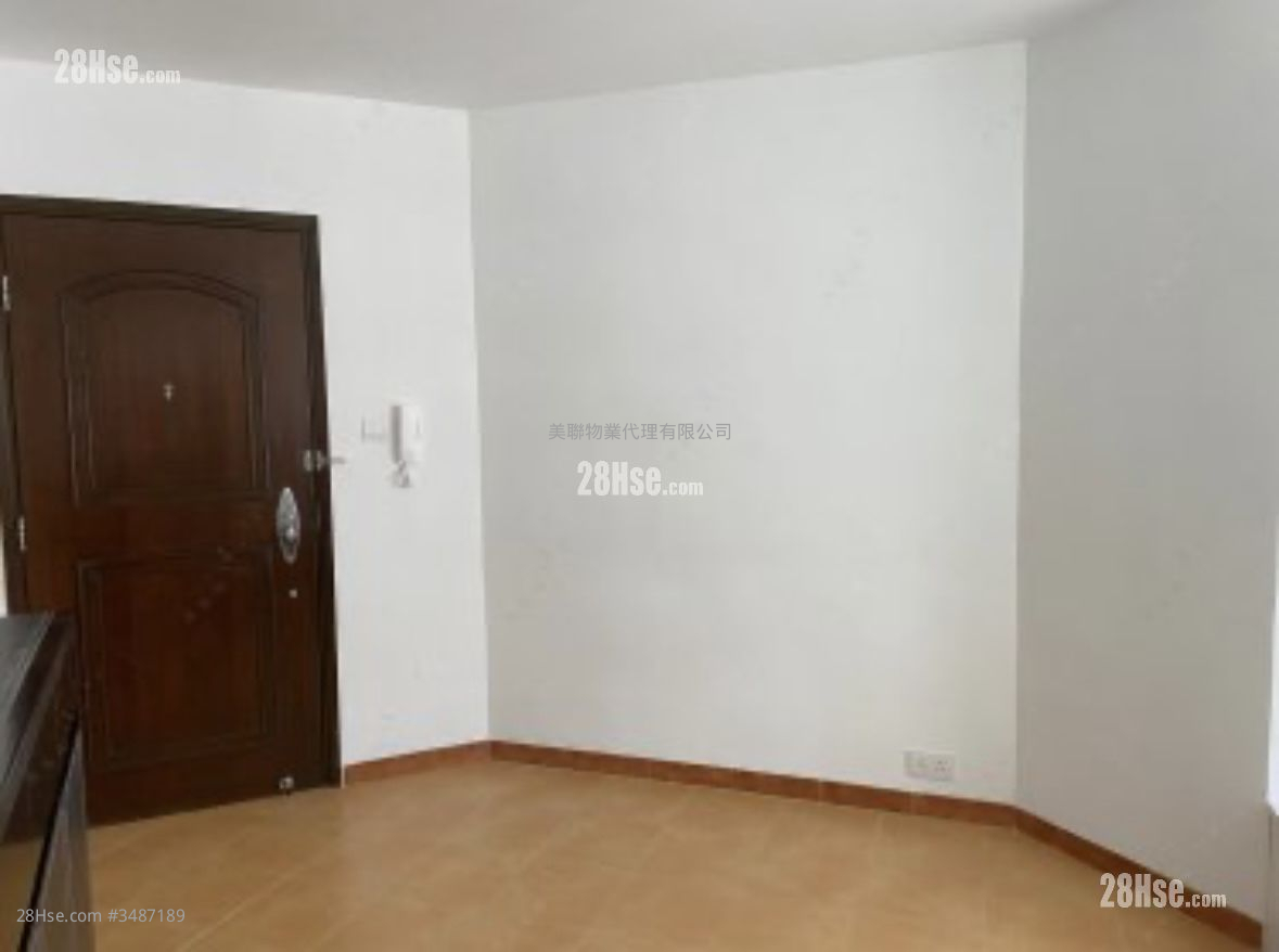 Cascades Rental 2 Bedrooms , 1 Bathroom 467 ft² ( 43.4 m² )