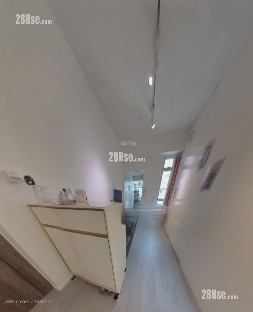 Kin Bong Building Sell 1 Bedroom , 1 Bathroom 288 ft² ( 26.8 m² )