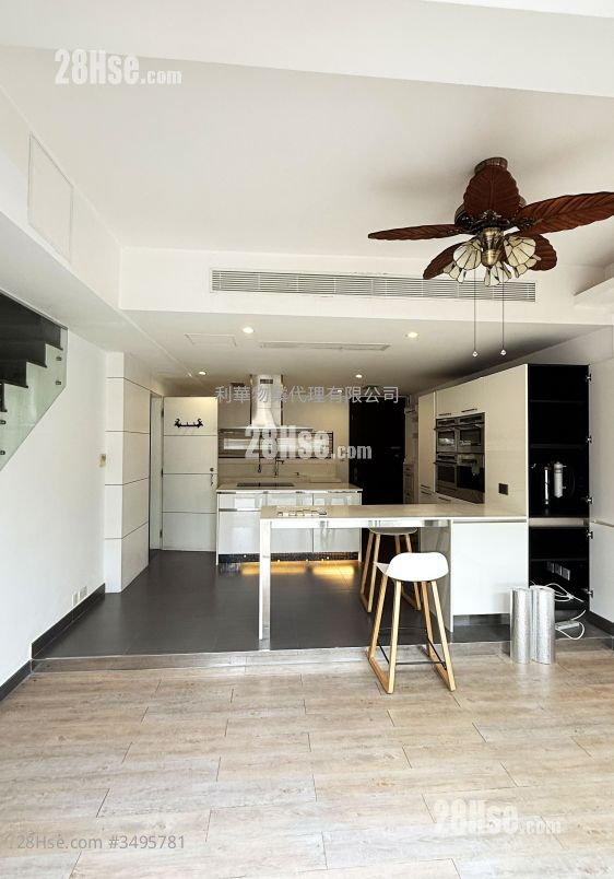 Seasons Palace Sell 3 Bedrooms , 2 Bathrooms 907 ft² ( 84.3 m² )