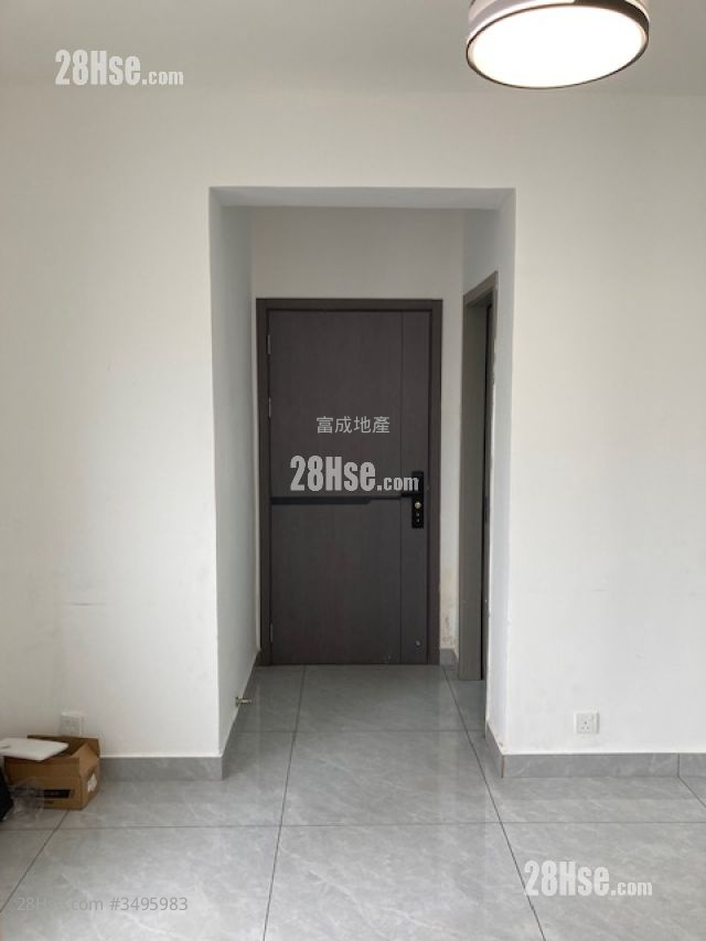 Yuk Lung Mansion Rental 2 Bedrooms , 1 Bathroom 300 ft² ( 27.9 m² )