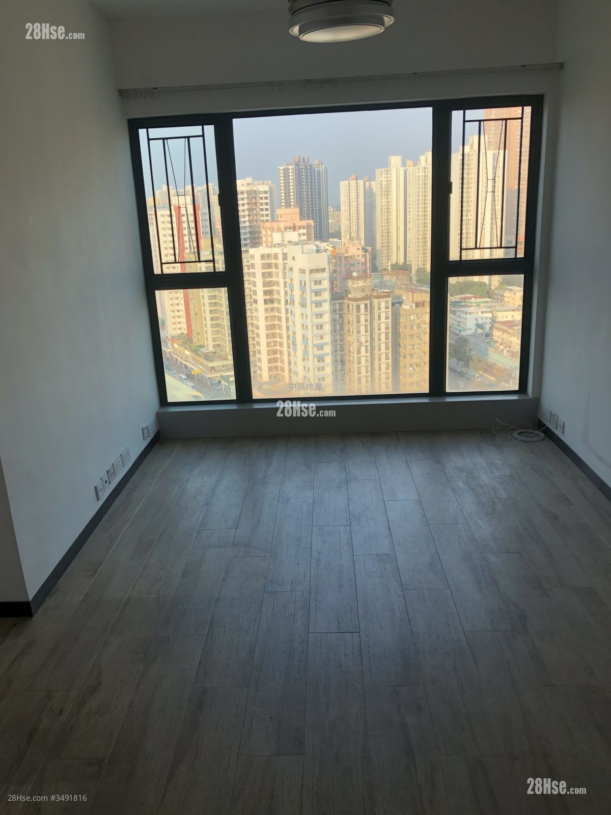 Parkview Court Sell 1 Bedroom , 1 Bathroom 292 ft² ( 27.1 m² )