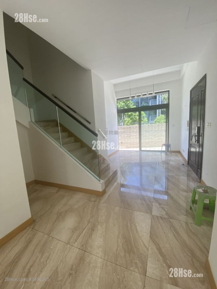 Manor Parc Rental 5+ Bedrooms , 5+ Bathrooms 2,059 ft² ( 191.3 m² )