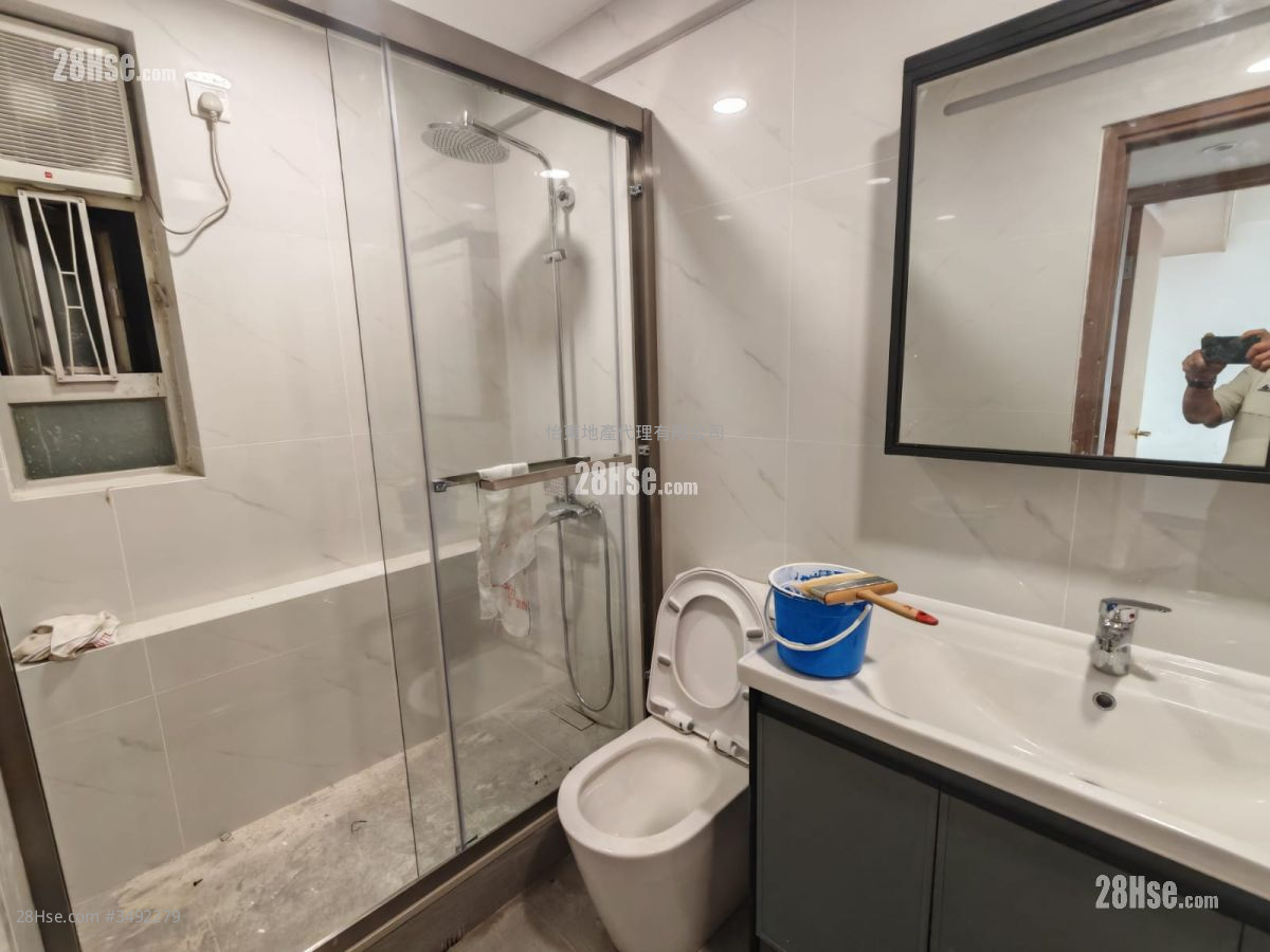 Elizabeth House Rental 2 Bedrooms , 1 Bathroom 535 ft² ( 49.7 m² )