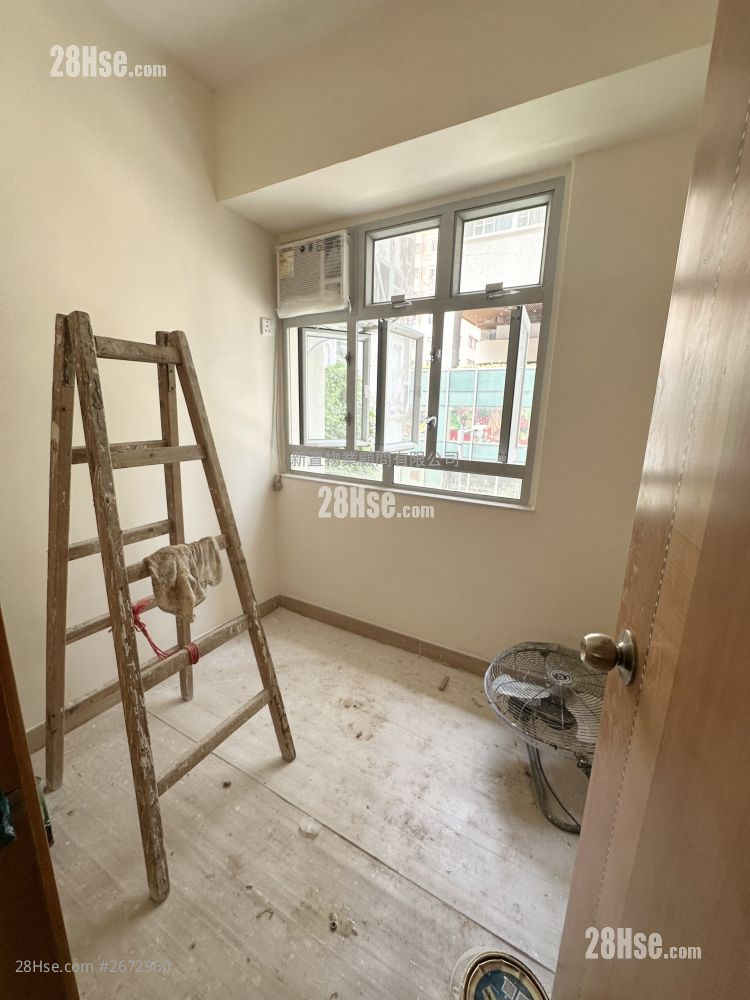 Wing Hing Building Rental 2 Bedrooms , 1 Bathroom 394 ft² ( 36.6 m² )