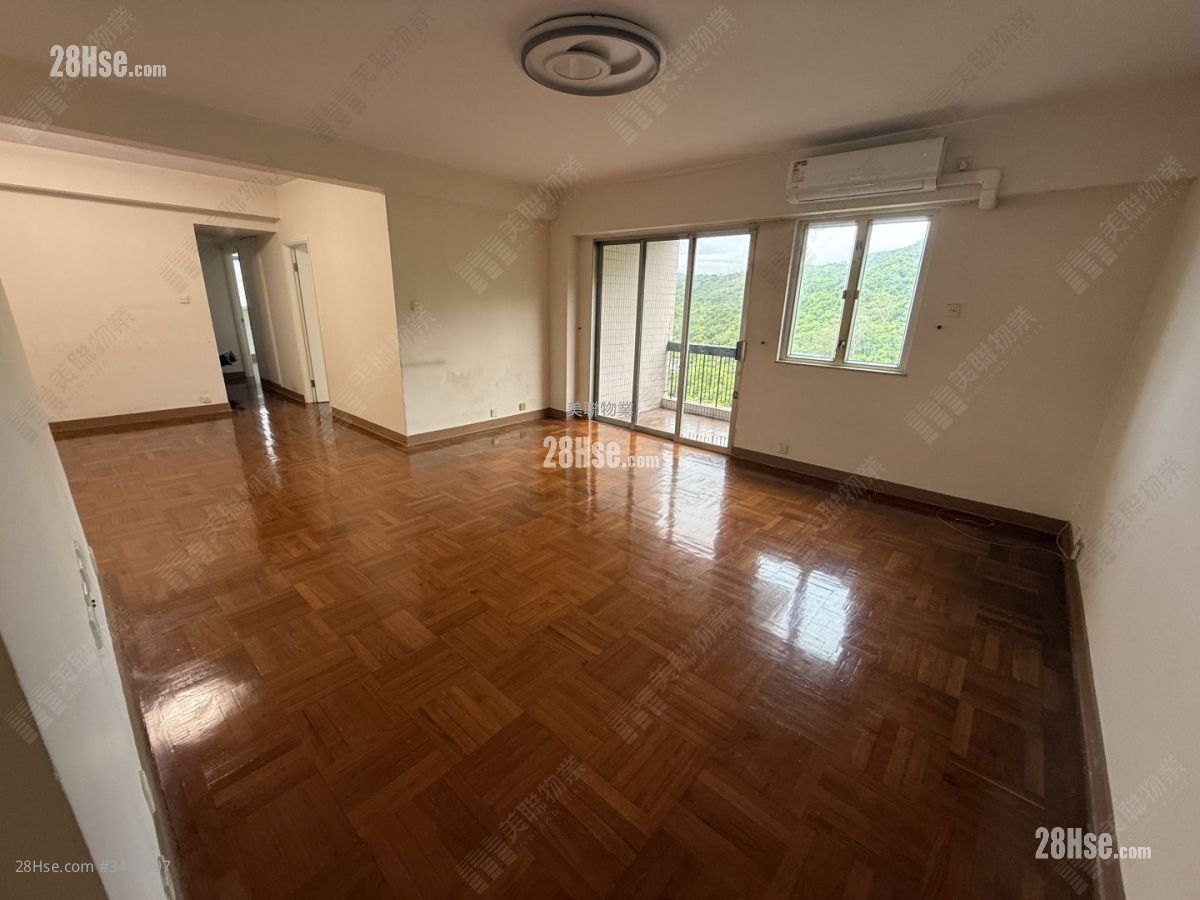 World-Wide Gardens Rental 3 Bedrooms 1,225 ft² ( 113.8 m² )