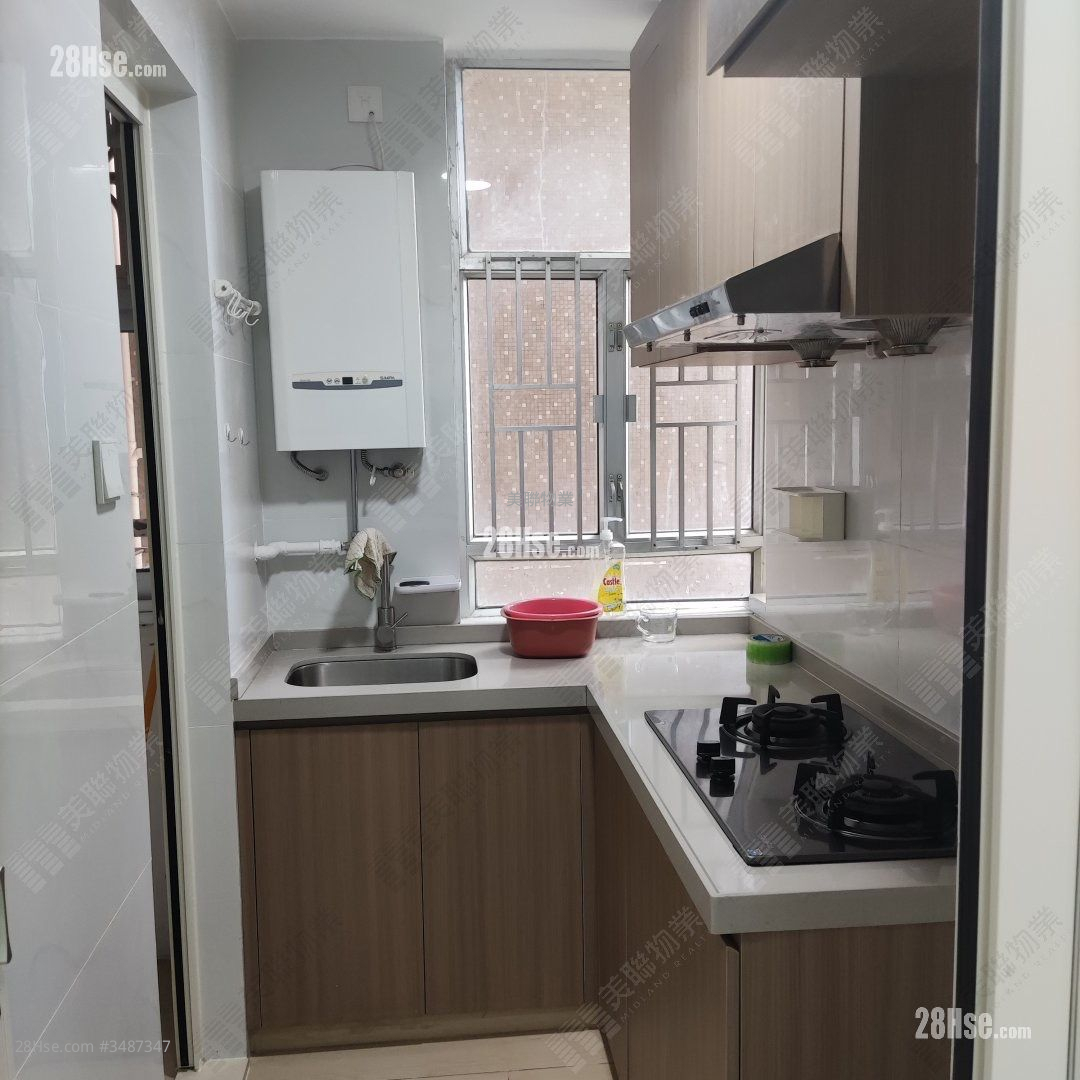 Lung Poon Court Rental 1 Bedroom , 1 Bathroom 340 ft² ( 31.6 m² )