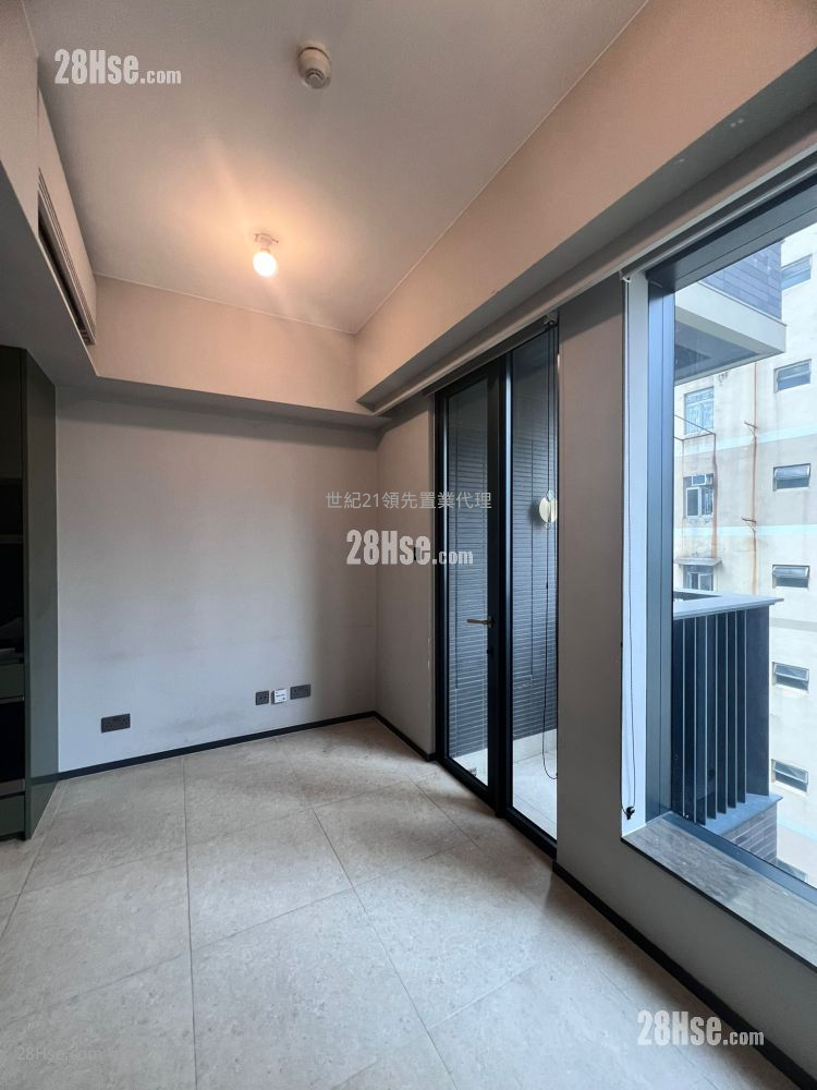 Timber House Sell Studio , 1 Bathroom 203 ft² ( 18.9 m² )