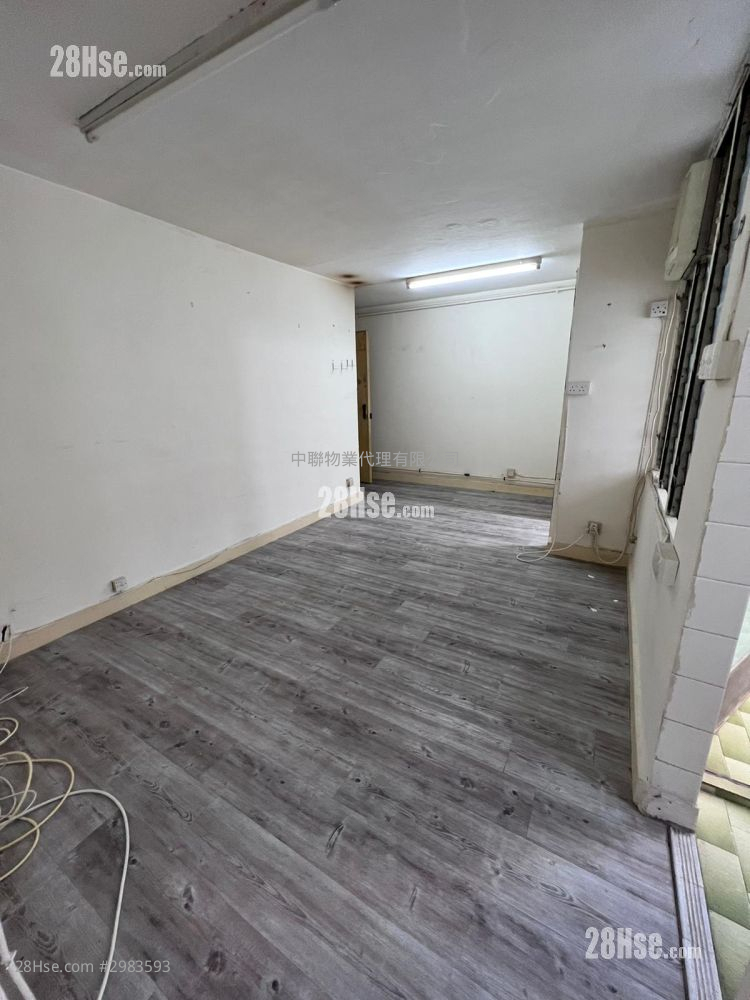 Pok Hong Estate Sell 443 ft² ( 41.2 m² )