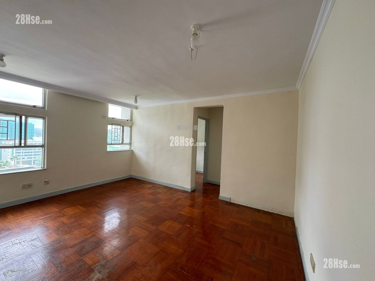 King Nga Court Sell 554 ft² ( 51.5 m² )