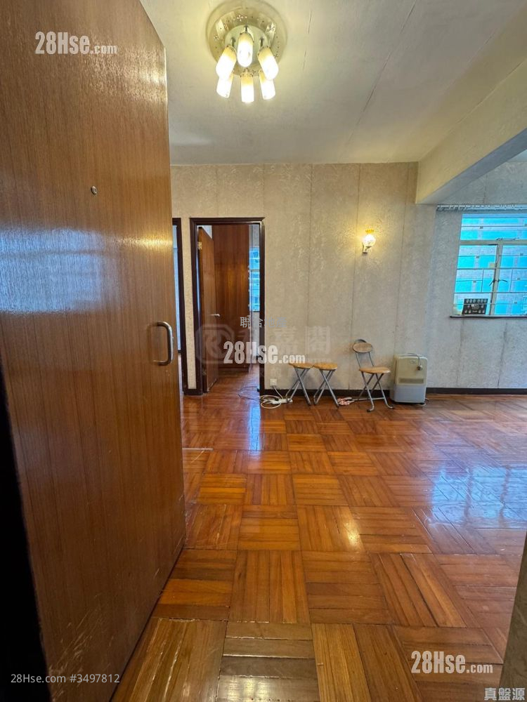Fuk Lee Building Sell 3 Bedrooms , 1 Bathroom 588 ft² ( 54.6 m² )